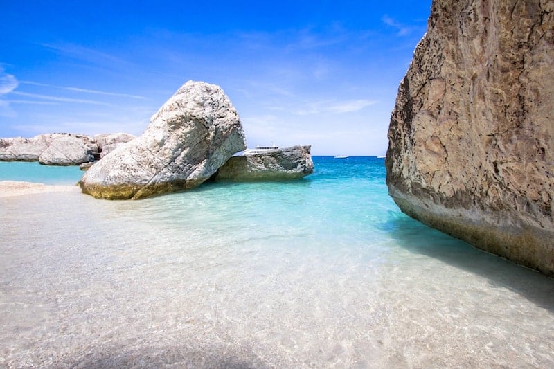 Large boulders on Cala Mariolu.