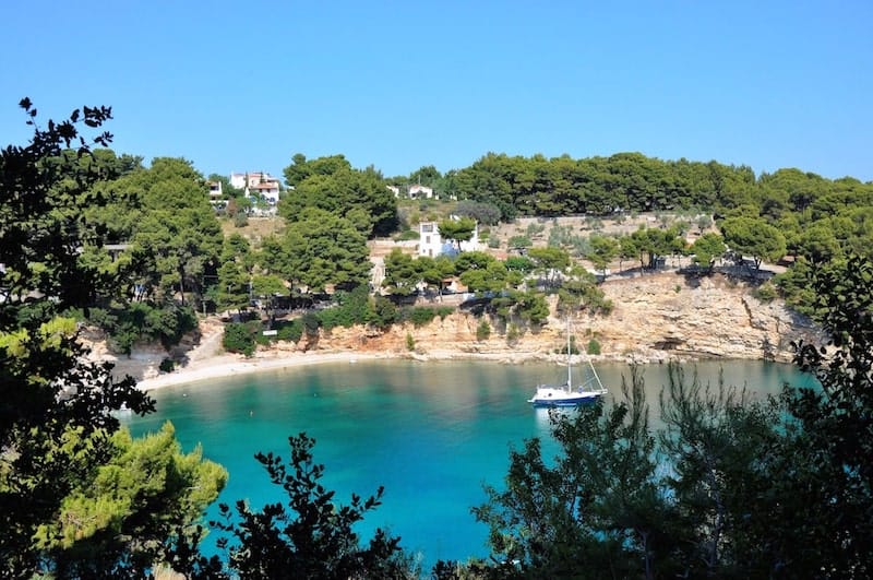 yacht anchored just off Alonnisos